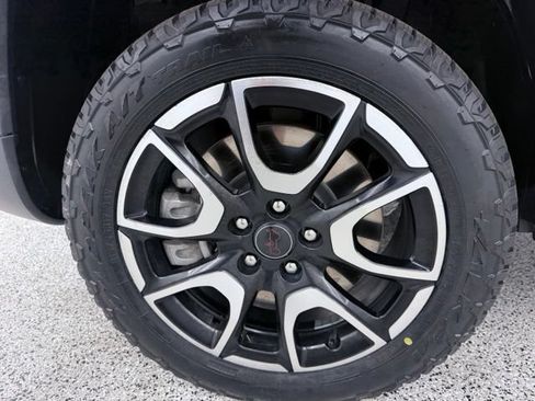 Used 2025 Jeep Compass Trailhawk AWD/4WD image 14