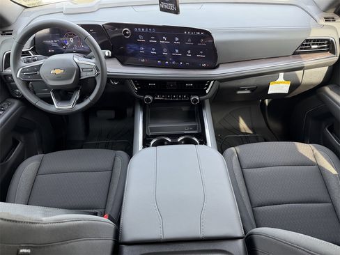 New 2026 Chevrolet Suburban LS image 10