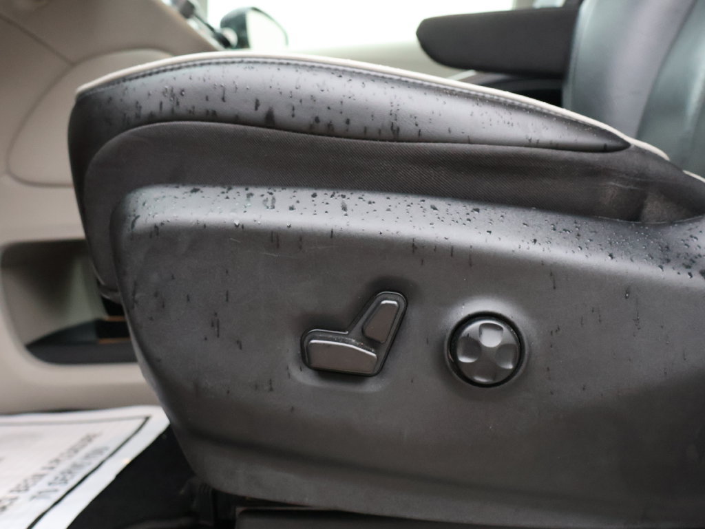 Used 2023 Chrysler Pacifica Limited FWD image 29