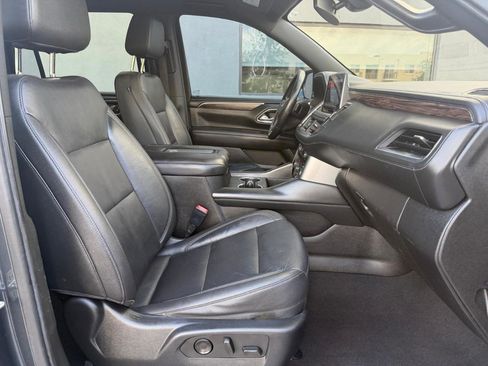 Used 2021 Chevrolet Suburban LT RWD image 22