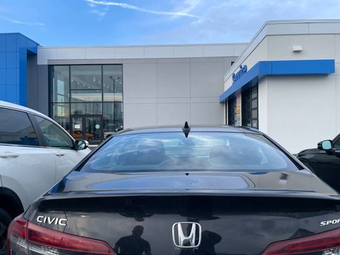 Used 2025 Honda Civic Sport image 5