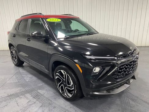 Used 2024 Chevrolet TrailBlazer RS image 2