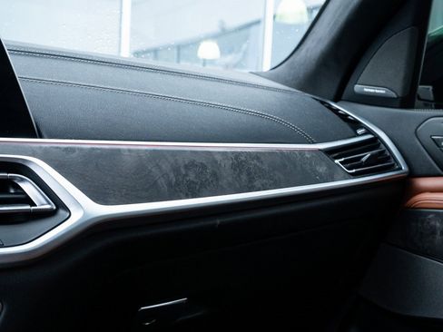 Used 2022 BMW X7 M50i image 36