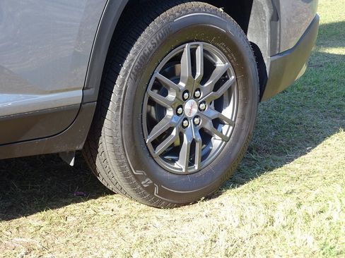 Used 2025 GMC Acadia Elevation image 32