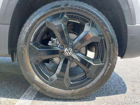 Used 2025 Volkswagen Taos SEL w/ Black Wheel Plus Package AWD/4WD image 31