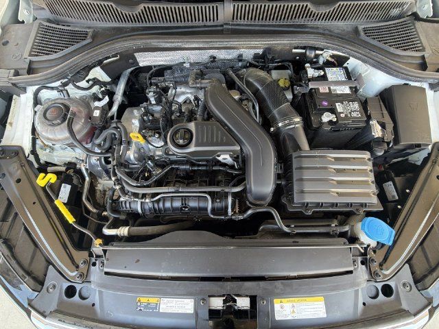 Used 2024 Volkswagen Jetta SE w/ Panoramic Sunroof Package FWD image 28