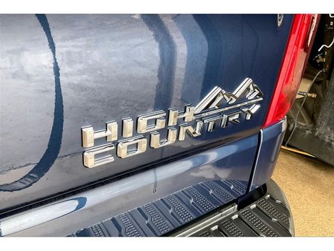 Used 2022 Chevrolet Silverado 1500 High Country AWD/4WD image 9