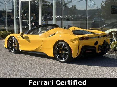 Used 2022 Ferrari SF90 Spider image 4