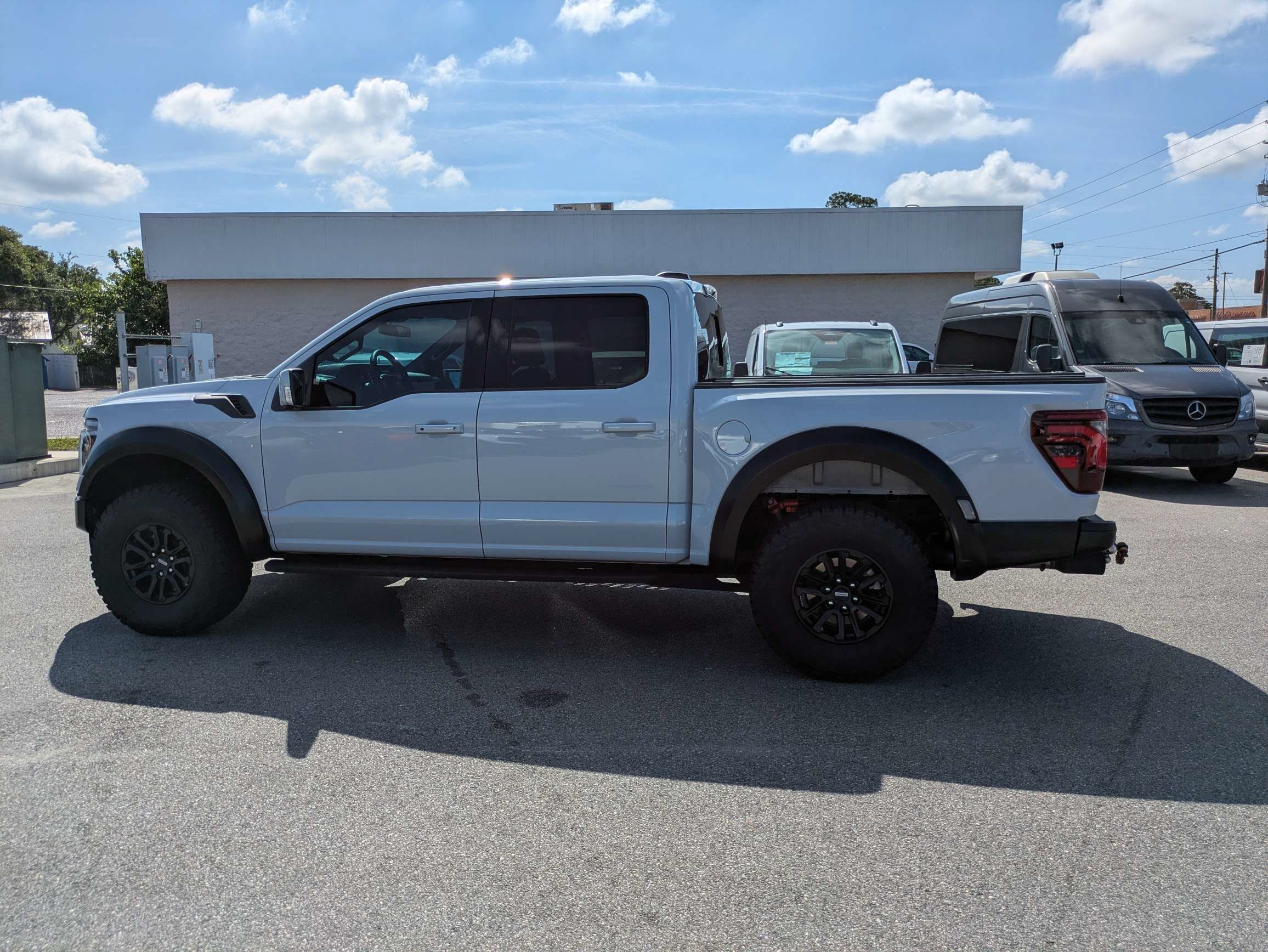 Used 2025 Ford F150 Raptor AWD/4WD image 7