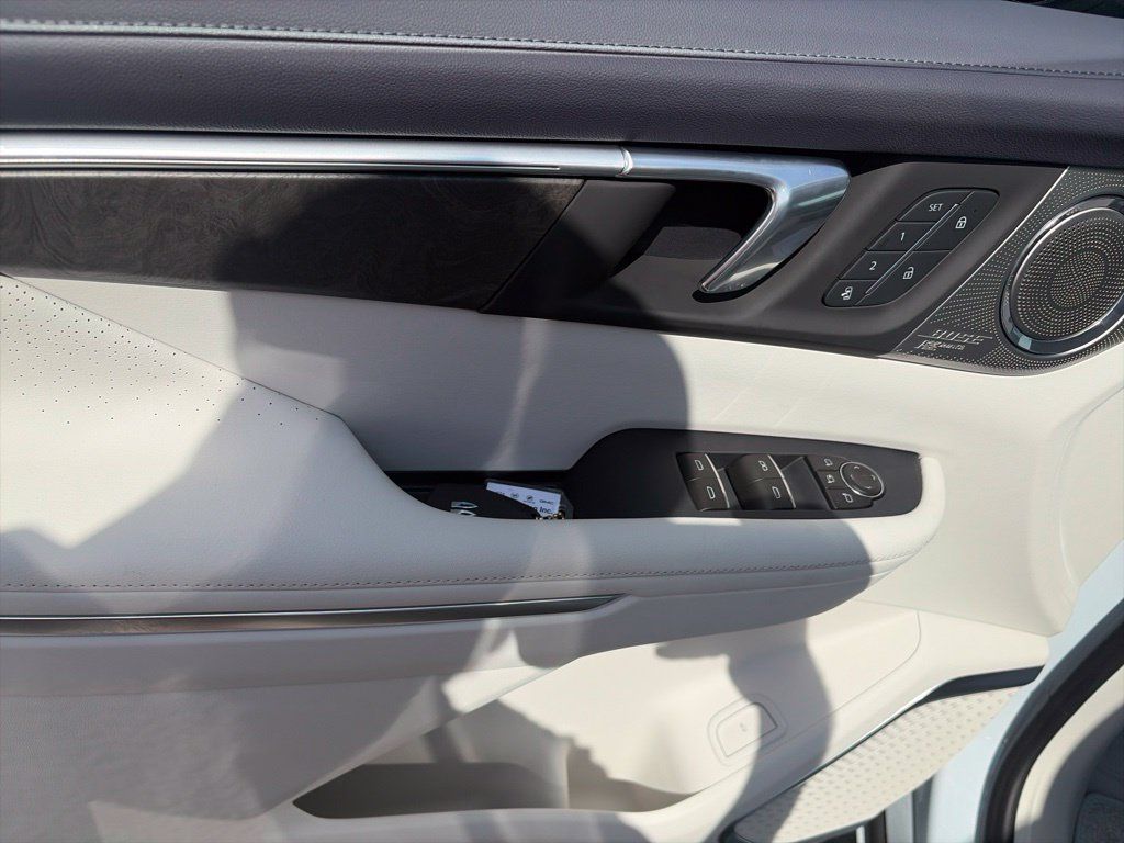 New 2027 Buick Enclave Avenir AWD/4WD image 17