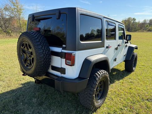 Used 2014 Jeep Wrangler Unlimited Sport image 3
