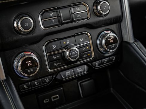 Used 2022 GMC Yukon XL SLT image 23