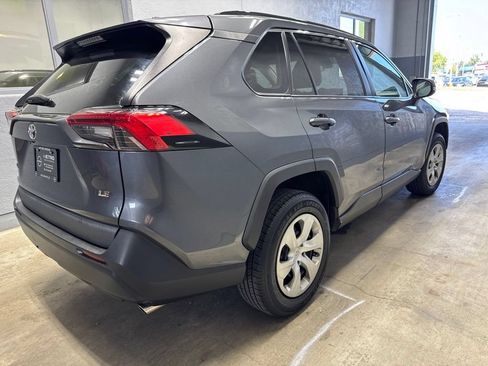 Used 2021 Toyota RAV4 LE FWD image 3