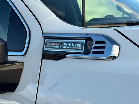 Used 2025 GMC Sierra 2500 Denali w/ Technology Package image 12