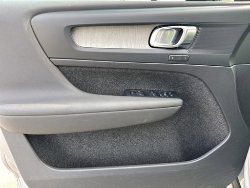 Certified 2023 Volvo XC40 B5 Plus w/ Climate Package image 16