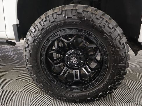 Used 2021 Chevrolet Silverado 1500 Custom image 32