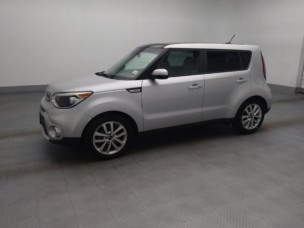 Used 2018 Kia Soul + w/ Primo Package FWD image 2
