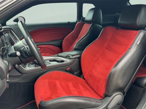 Used 2019 Dodge Challenger GT w/ Plus Package RWD image 12