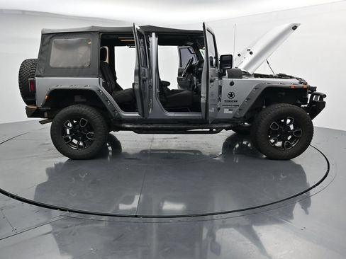 Used 2018 Jeep Wrangler Unlimited Sport AWD/4WD image 27