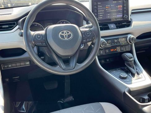 Used 2019 Toyota RAV4 XLE w/ Convenience Package AWD/4WD image 2