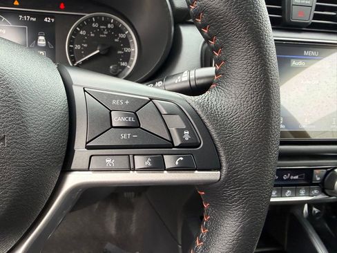 New 2025 Nissan Versa SR w/ Trunk Package image 21