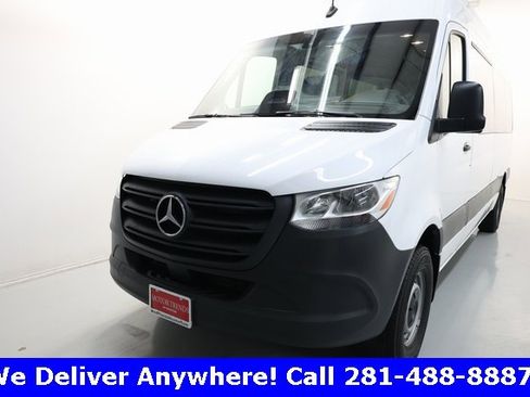 Used 2025 Mercedes-Benz Sprinter 2500 image 2