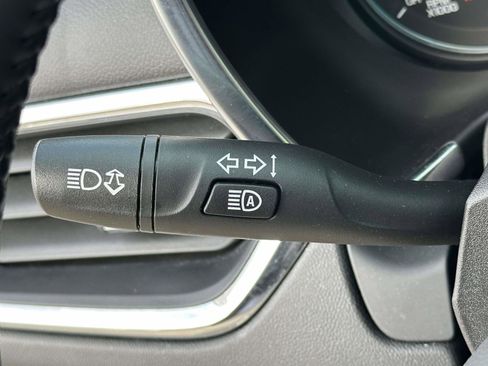 Used 2022 Chevrolet Equinox LT image 23