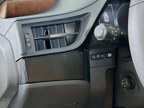 New 2025 Lexus ES 350 w/ Premium Package image 10