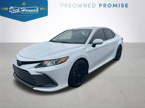 Used 2022 Toyota Camry LE image 1