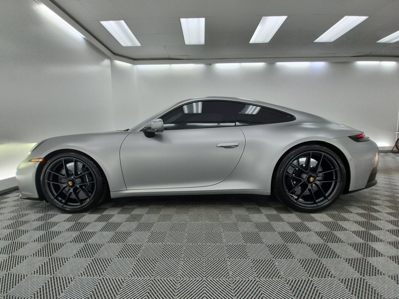 Used 2026 Porsche 911 Carrera 4 GTS AWD/4WD image 2