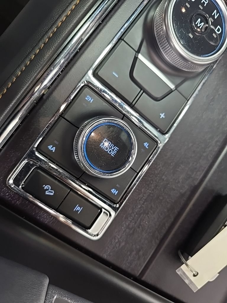 Used 2024 Ford Expedition Max Platinum AWD/4WD image 28