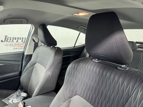 Used 2025 Toyota Camry LE FWD image 10