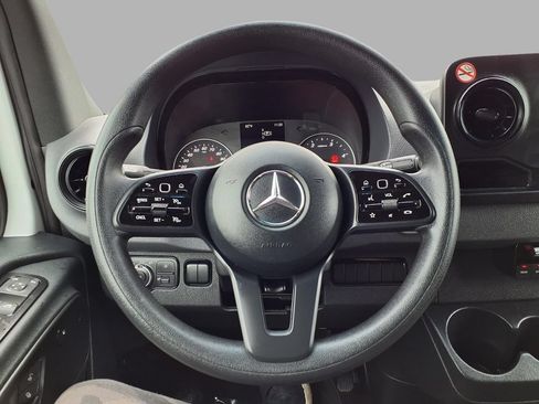 Used 2024 Mercedes-Benz Sprinter 2500 image 13