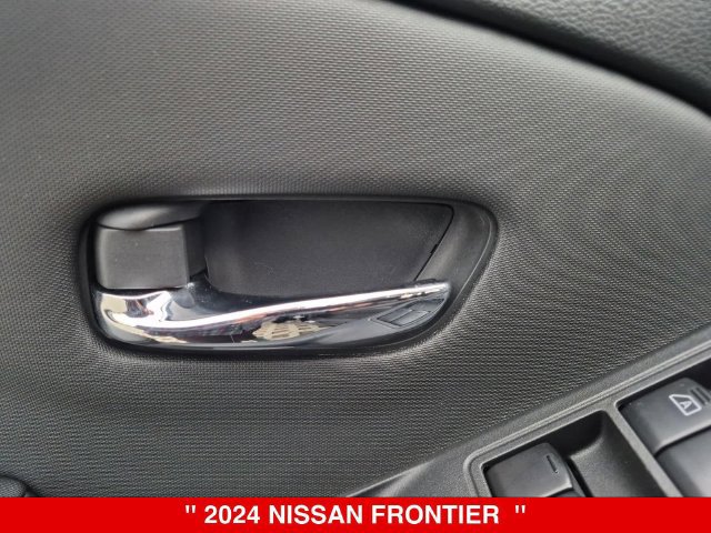 Certified 2024 Nissan Frontier SV AWD/4WD image 11