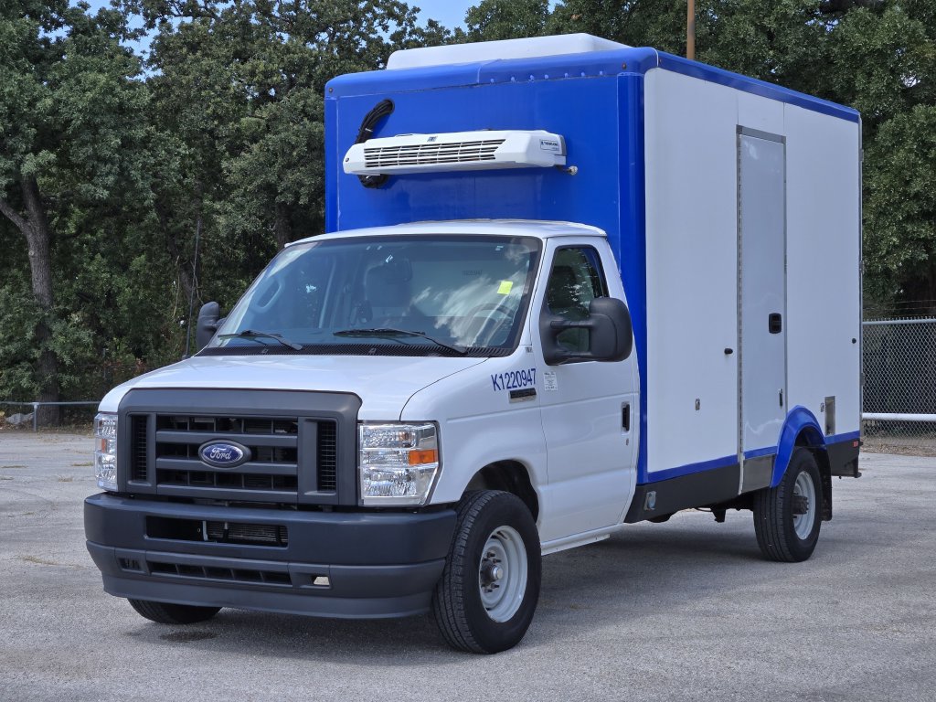 Used 2023 Ford E-350 and Econoline 350 Super Duty w/ Power Windows & Locks Group RWD image 3
