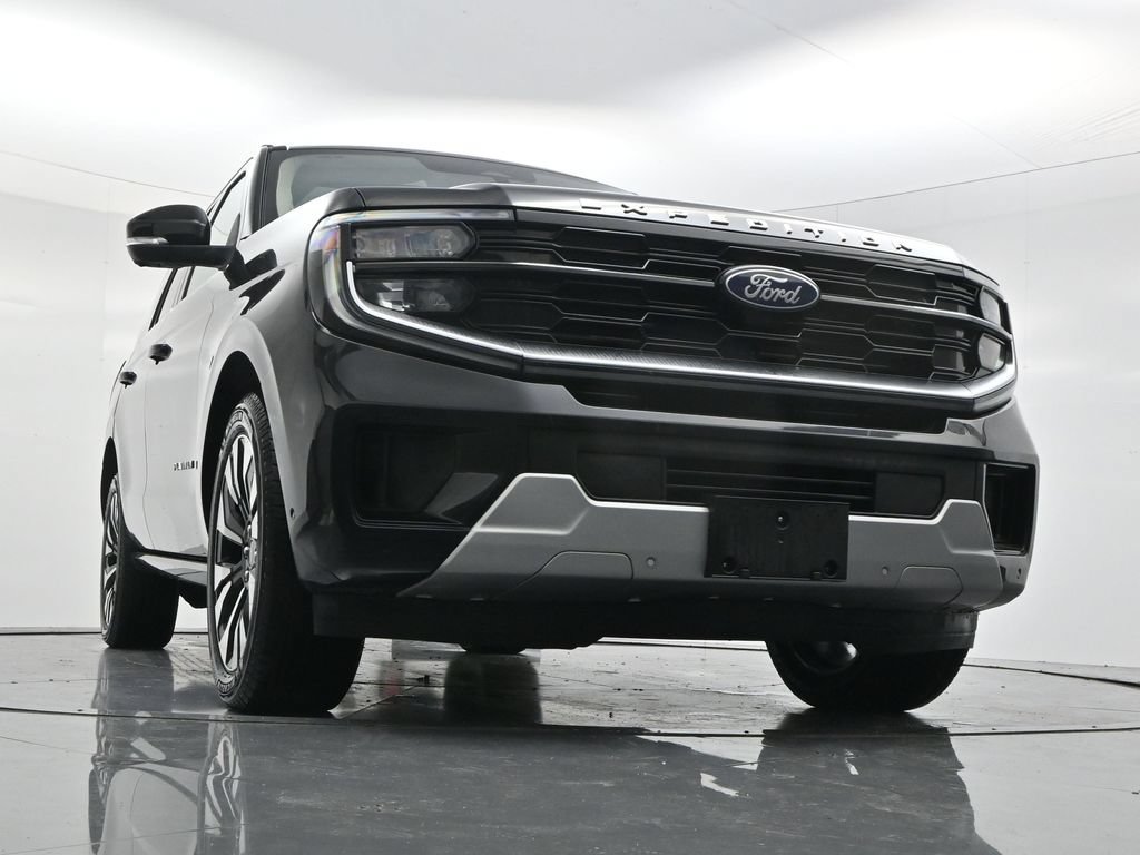 Used 2025 Ford Expedition Platinum w/ Driver's Package AWD/4WD image 47