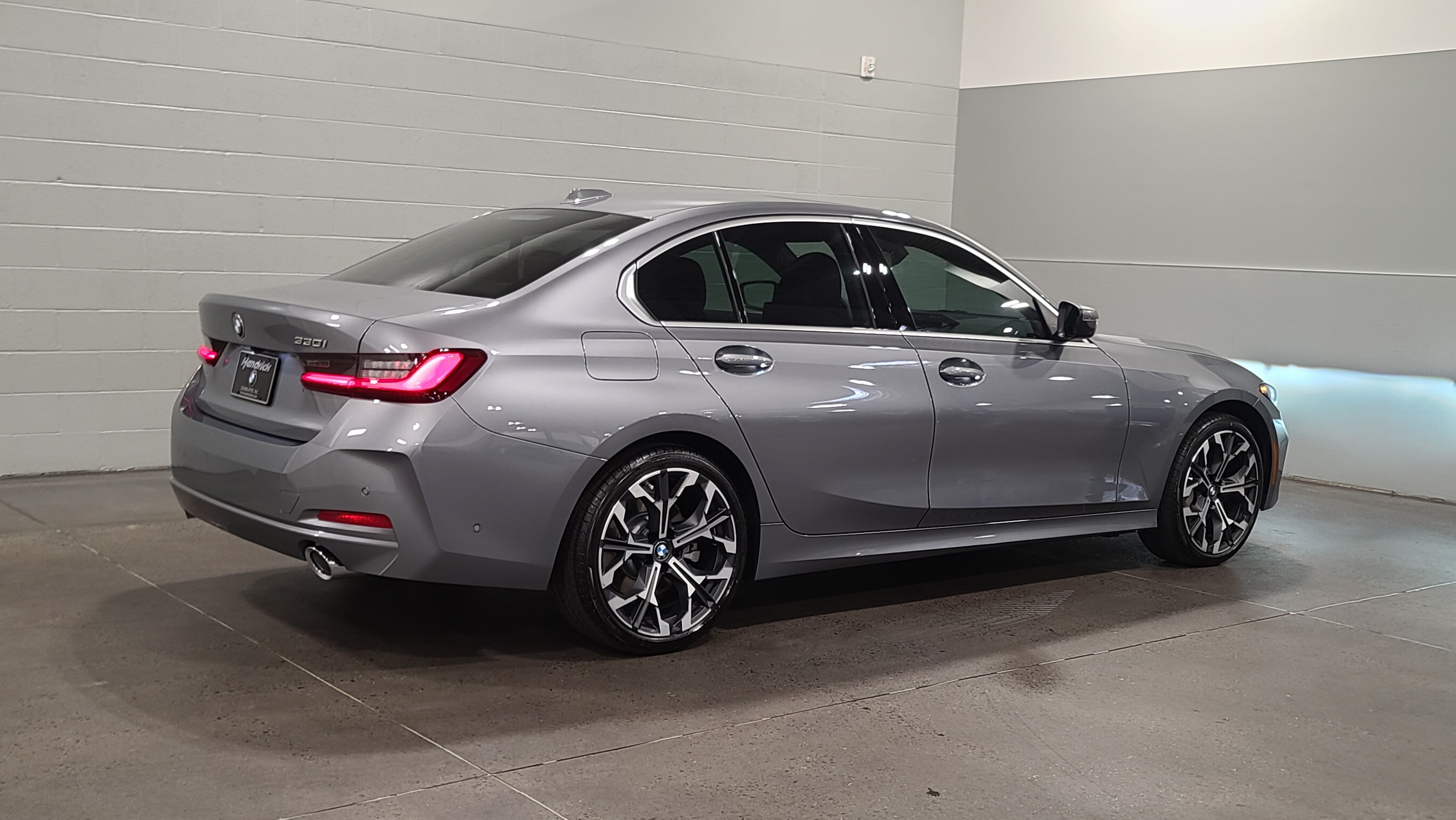 Used 2026 BMW 330i Sedan w/ Convenience Package RWD image 8