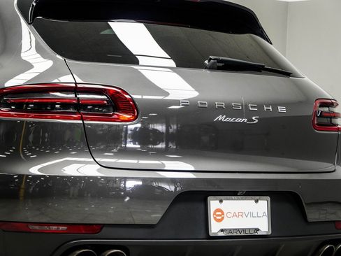 Used 2018 Porsche Macan S image 13