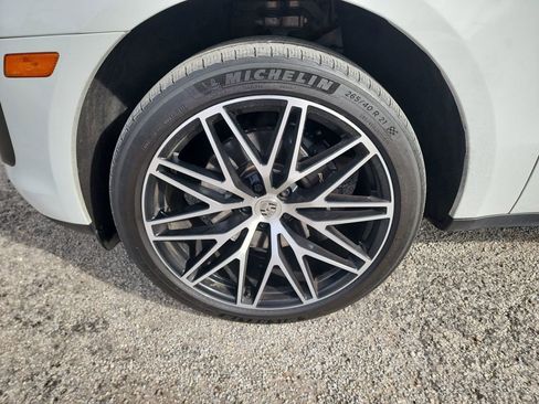 Used 2022 Porsche Macan image 10