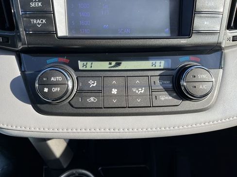 Used 2013 Toyota RAV4 XLE image 19