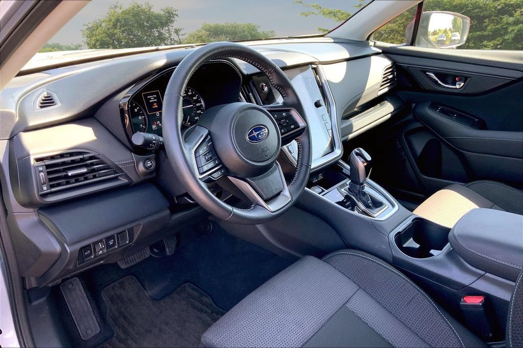 Used 2025 Subaru Outback Premium AWD/4WD image 16