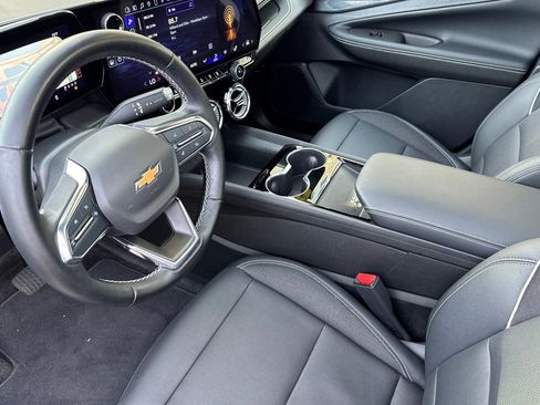 Used 2024 Chevrolet Blazer EV LT image 10