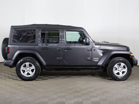 Used 2019 Jeep Wrangler Unlimited Sport S AWD/4WD image 15