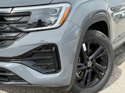 New 2026 Volkswagen Atlas Cross Sport SEL R-Line AWD/4WD image 2