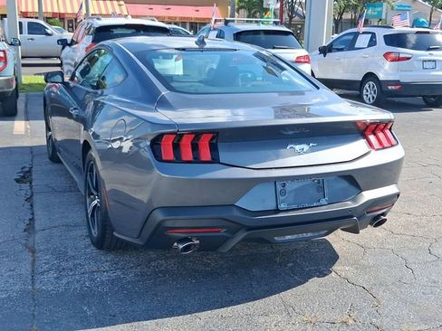 Used 2024 Ford Mustang Coupe RWD image 3