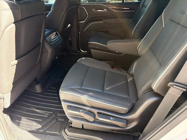 Used 2024 Cadillac Escalade Premium Luxury w/ Performance Package AWD/4WD image 20