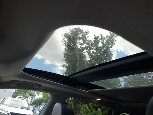 Used 2018 Nissan Murano Platinum w/ Cargo Package image 9