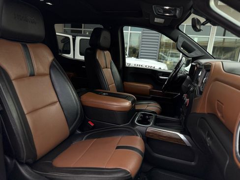 Used 2021 Chevrolet Silverado 1500 High Country w/ Technology Package image 15