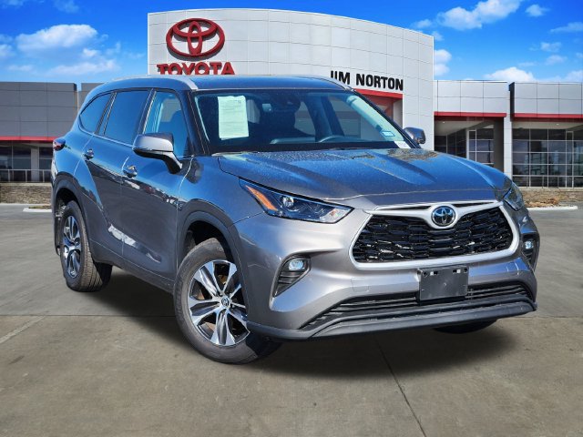 Used 2026 Toyota Highlander XLE AWD/4WD image 1