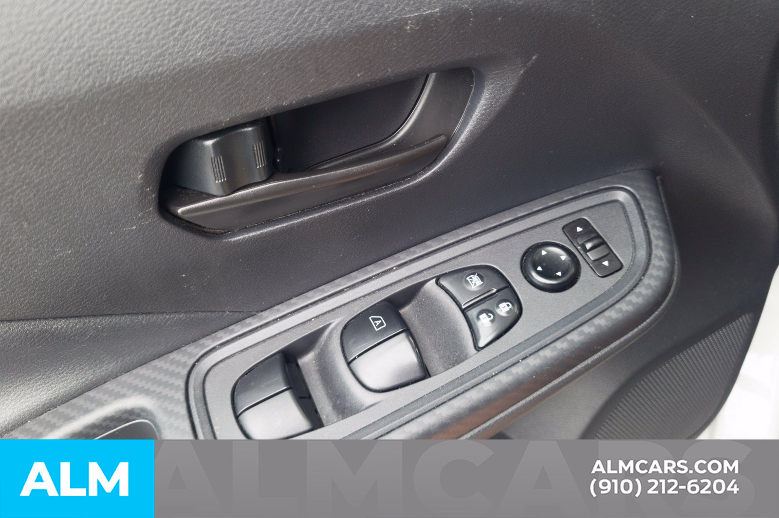 Used 2025 Nissan Versa S FWD image 16
